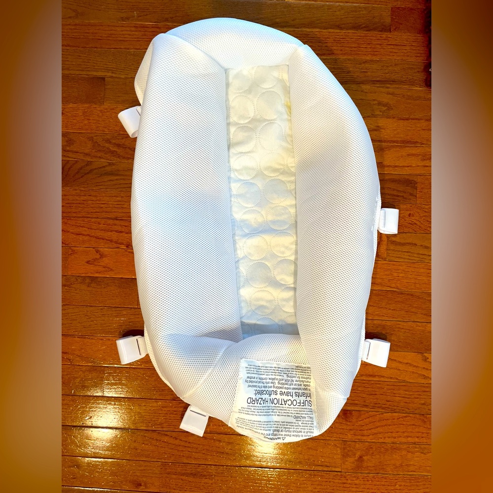 Like New Halo Bassinet Newborn Insert